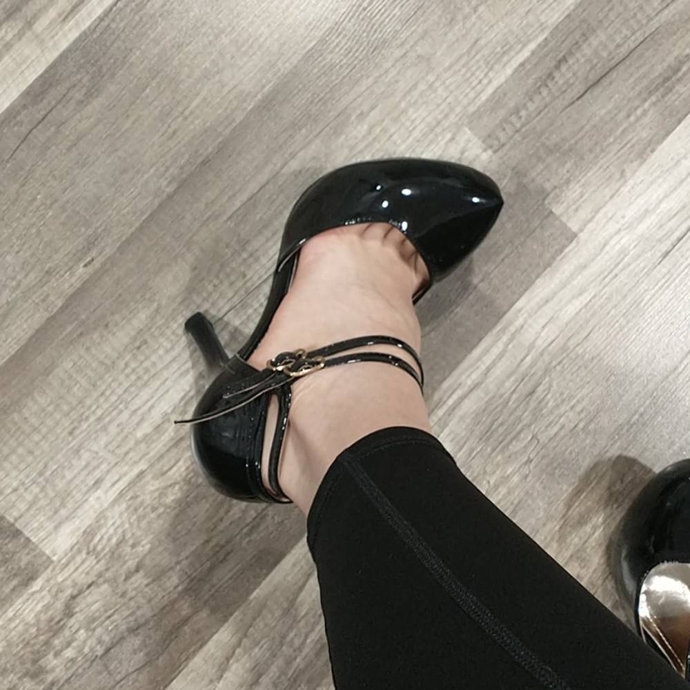 Shoes - Picture 10 of 10